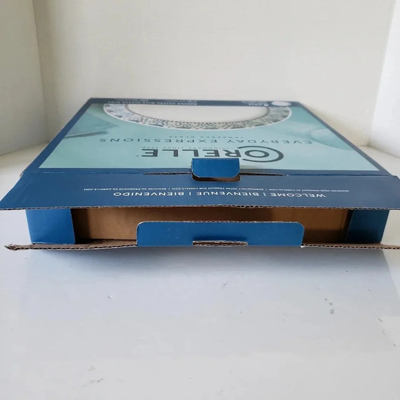 New in Box Set of  4 Corelle Everyday Expressions Tempered Glass Plates. - Picture 3 of 5